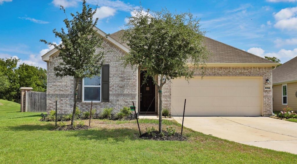 5703 Texas Sage Drive, Rosenberg, TX 77469
