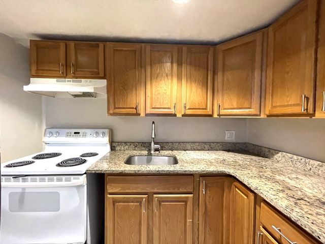 124 Winnisiment Street 9, Chelsea, MA 02150