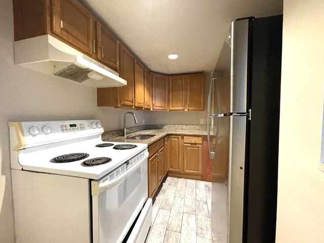 124 Winnisiment Street 9, Chelsea, MA 02150