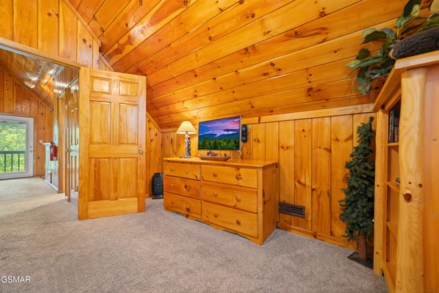 1656 Racoon Den Way, Sevierville, TN 37862
