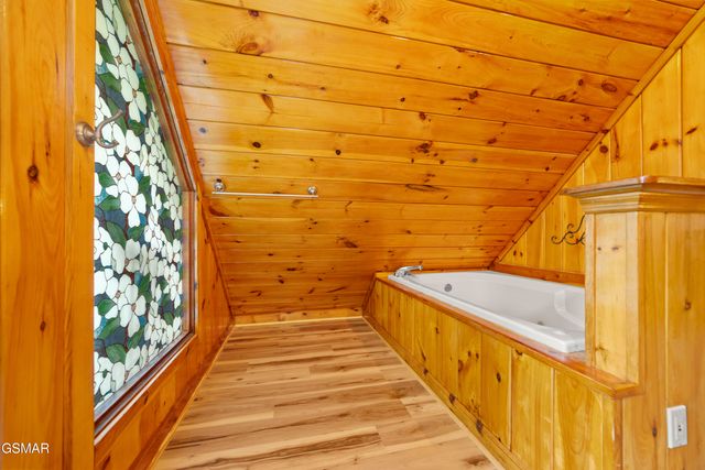 1656 Racoon Den Way, Sevierville, TN 37862