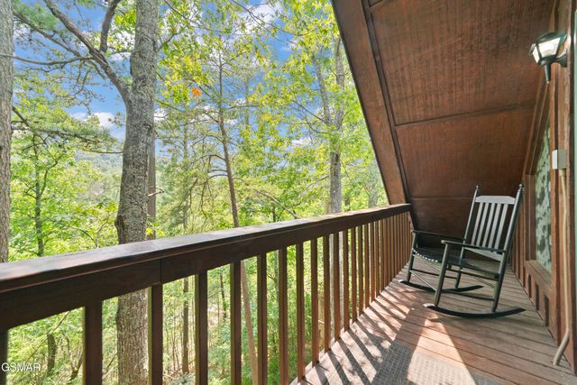 1656 Racoon Den Way, Sevierville, TN 37862