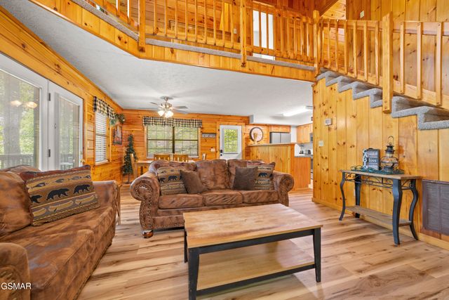 1656 Racoon Den Way, Sevierville, TN 37862