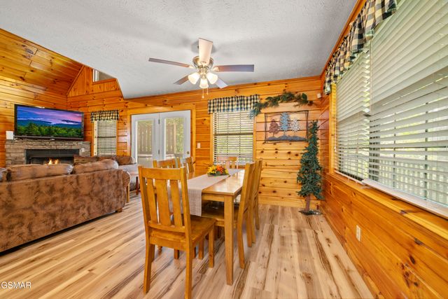 1656 Racoon Den Way, Sevierville, TN 37862