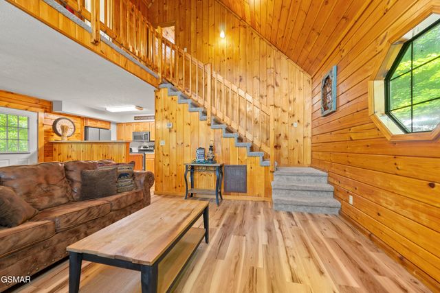 1656 Racoon Den Way, Sevierville, TN 37862
