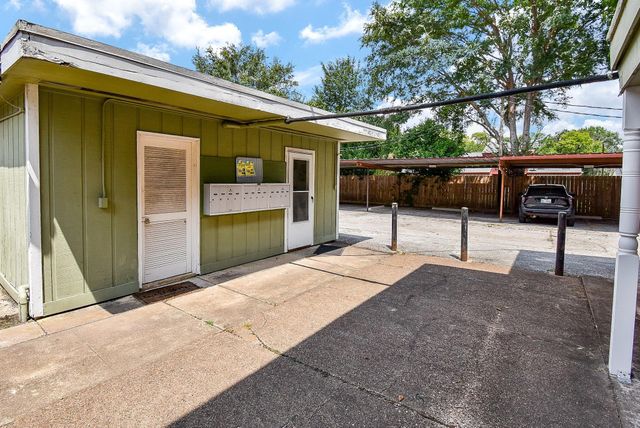 5542 Holly Street 207, Houston, TX 77081