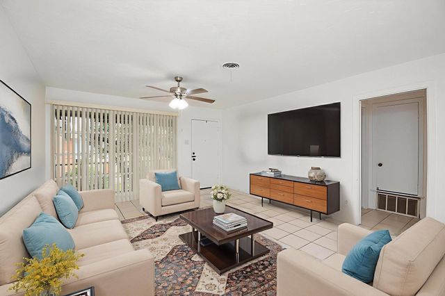 5542 Holly Street 207, Houston, TX 77081