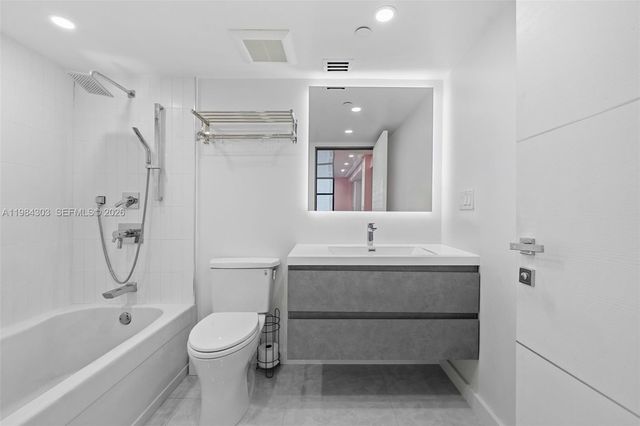 210 174th St 2319, Sunny Isles Beach, FL 33160