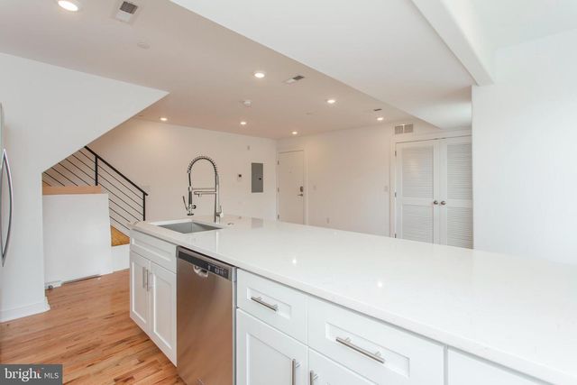 2123 DICKINSON ST, Philadelphia, PA 19146