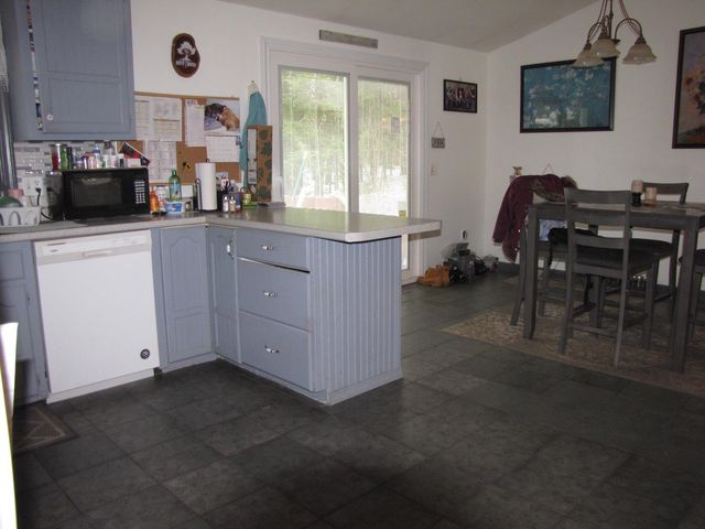 14 Country Acres Road, Sandown, NH 03873