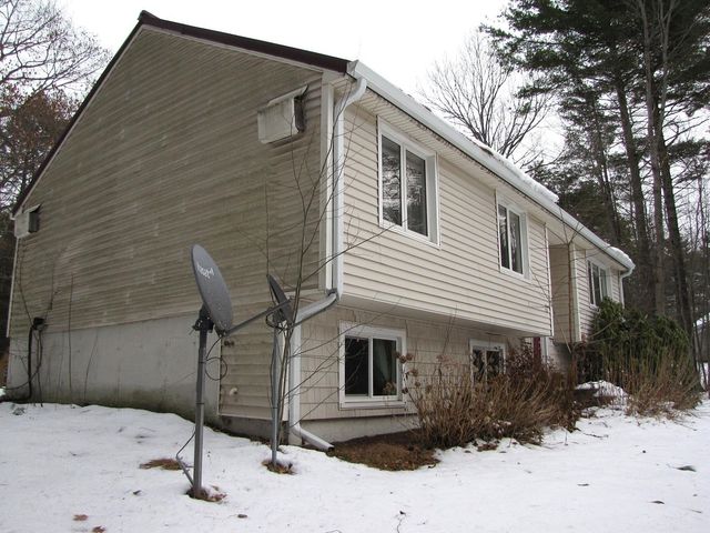 14 Country Acres Road, Sandown, NH 03873