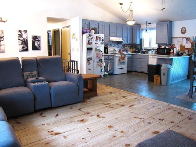 14 Country Acres Road, Sandown, NH 03873