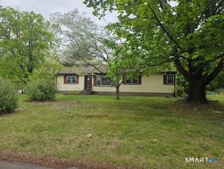 17 Edgewood Court, Middlefield, CT 06455