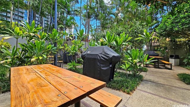 60 N Beretania Street 1710, Honolulu, HI 96817