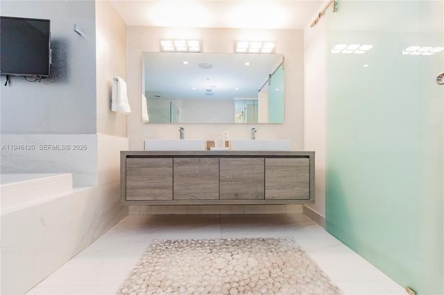 400 Sunny Isles Blvd 1504, Sunny Isles Beach, FL 33160