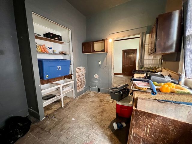 657 W Wood Street, Decatur, IL 62522