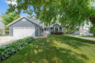 1120 Overlook Drive, Chaska, MN 55318