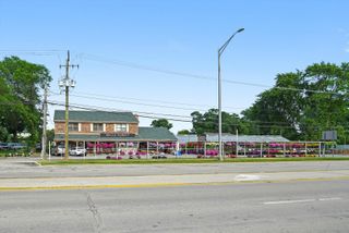 7117 S Roberts Road, Bridgeview, IL 60455