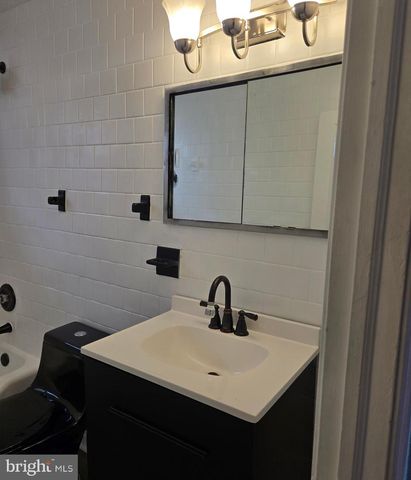 7801 HILLSWAY, Parkville, MD 21234