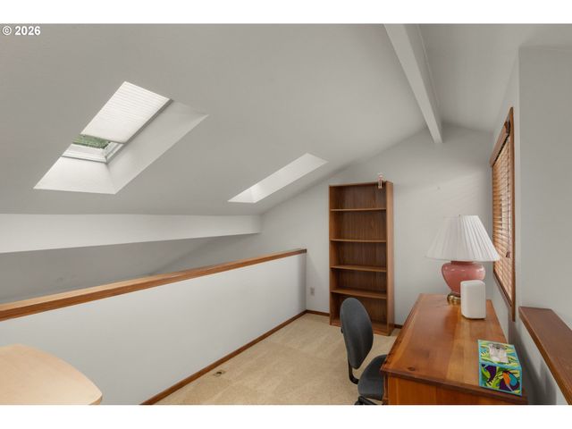12700 Sw BARBERRY Dr, Beaverton, OR 97008