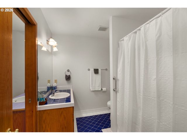 12700 Sw BARBERRY Dr, Beaverton, OR 97008