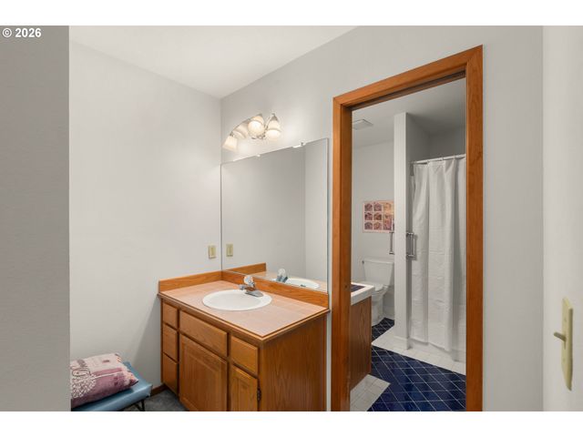 12700 Sw BARBERRY Dr, Beaverton, OR 97008