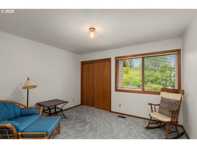 12700 Sw BARBERRY Dr, Beaverton, OR 97008