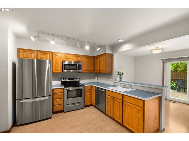 12700 Sw BARBERRY Dr, Beaverton, OR 97008