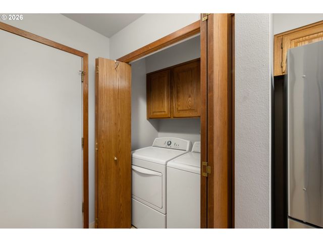 12700 Sw BARBERRY Dr, Beaverton, OR 97008