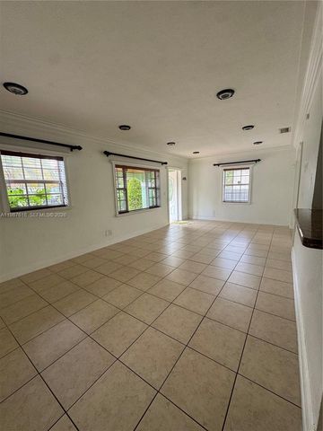 551 E 60th St, Hialeah, FL 33013