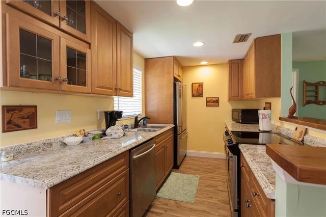 11093 Kelly RD, Fort Myers, FL 33908