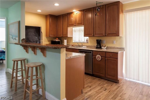 11093 Kelly RD, Fort Myers, FL 33908