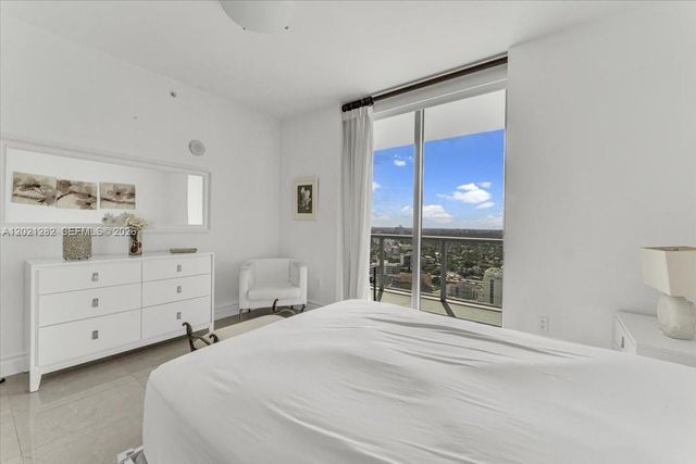 79 SW 12th St 3401-S, Miami, FL 33130