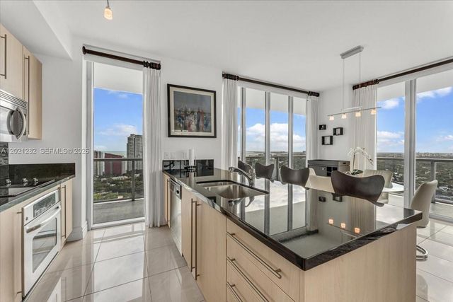79 SW 12th St 3401-S, Miami, FL 33130