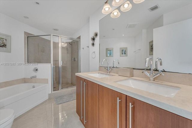79 SW 12th St 3401-S, Miami, FL 33130