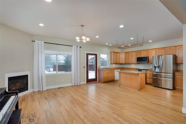 1113 Yellowstone Avenue, Belgrade, MT 59714