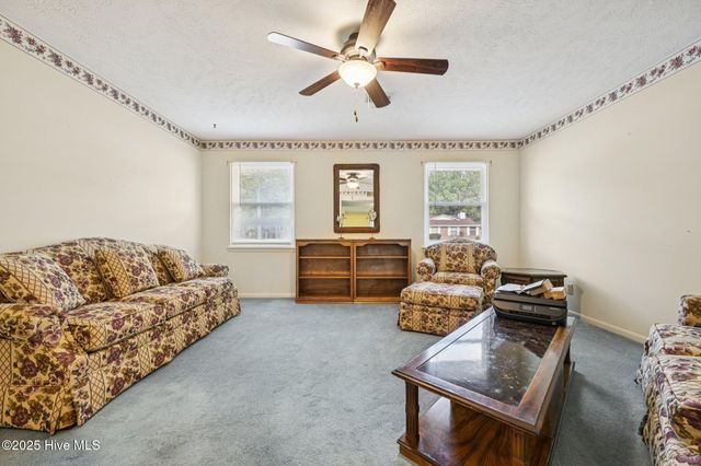 6958 Timbercroft Lane, Fayetteville, NC 28314