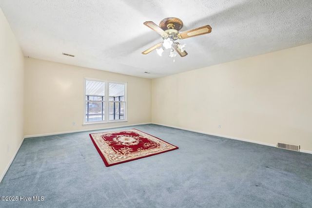 6958 Timbercroft Lane, Fayetteville, NC 28314