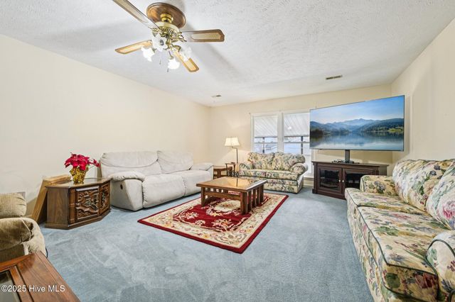 6958 Timbercroft Lane, Fayetteville, NC 28314