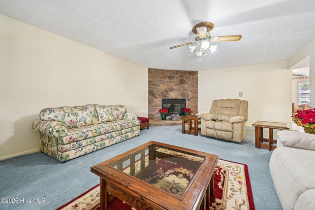 6958 Timbercroft Lane, Fayetteville, NC 28314