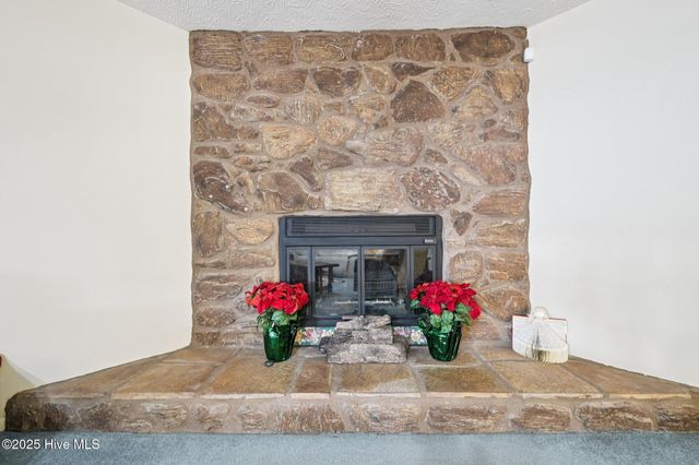 6958 Timbercroft Lane, Fayetteville, NC 28314