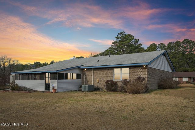 6958 Timbercroft Lane, Fayetteville, NC 28314