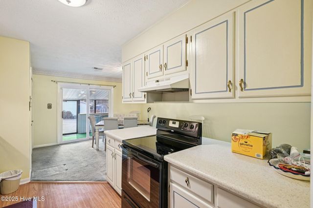 6958 Timbercroft Lane, Fayetteville, NC 28314