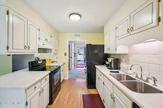 6958 Timbercroft Lane, Fayetteville, NC 28314