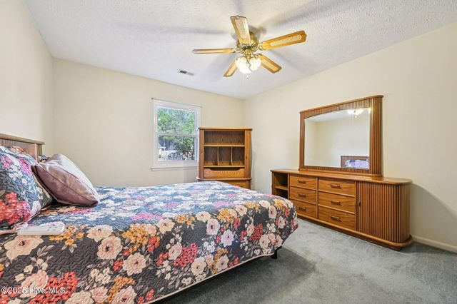 6958 Timbercroft Lane, Fayetteville, NC 28314