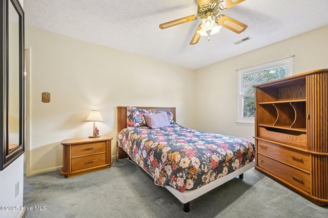 6958 Timbercroft Lane, Fayetteville, NC 28314