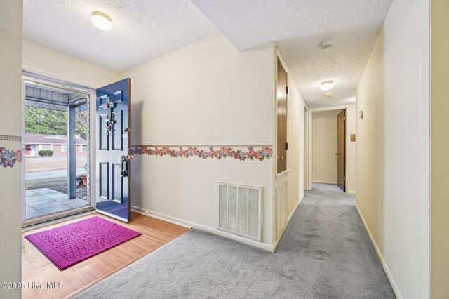 6958 Timbercroft Lane, Fayetteville, NC 28314