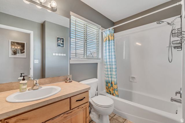 4928 W EAGLES LANDING ST ST, West Point, UT 84015