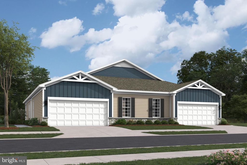 102 DELHAAS CIR, Bristol, PA 19007