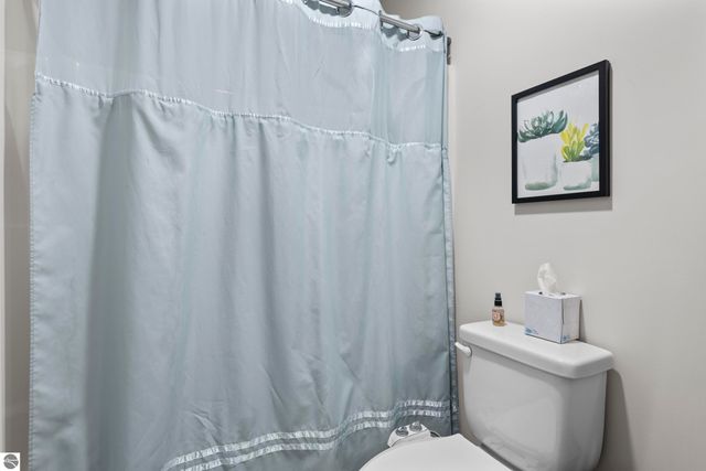 1040 Umber Drive, Traverse City, MI 49696